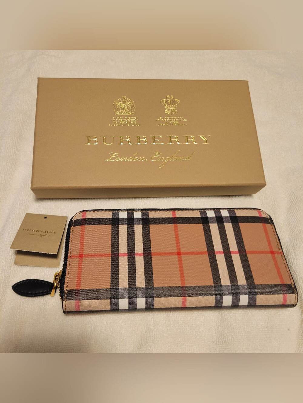 100% Authentic Burberry Classic Check Zip Around Wallet, Long, Slim, Beige, Tan